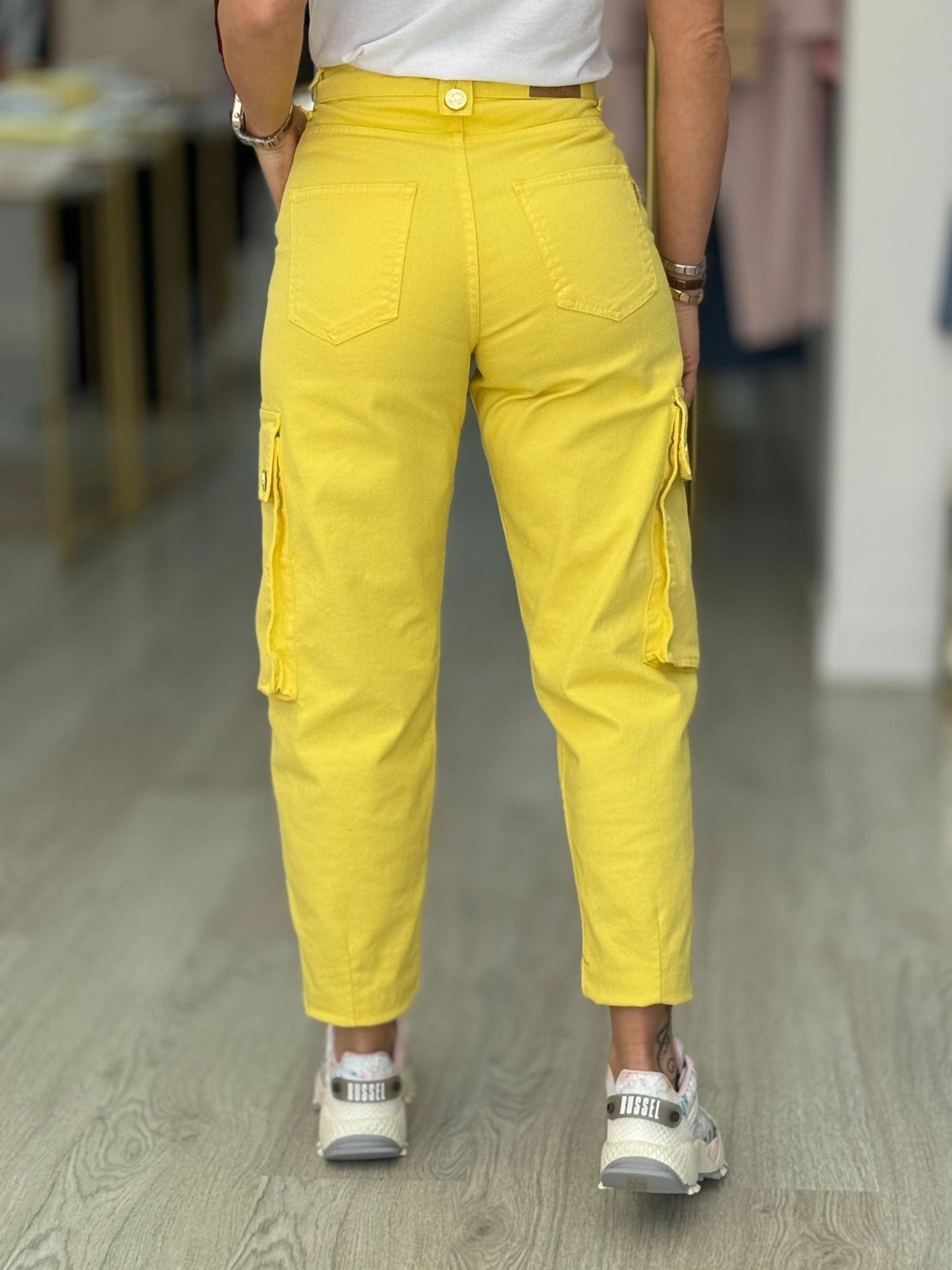 Calças slouchy com bolsos