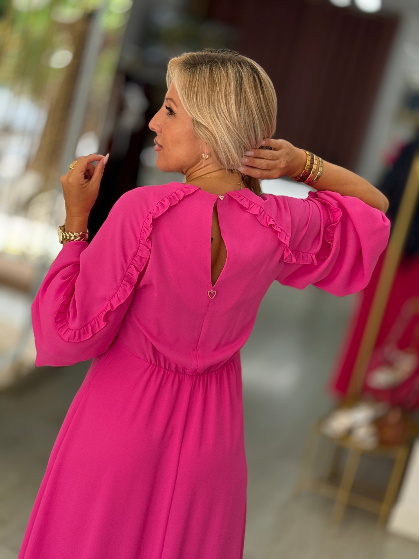 Vestido comprido com folhos
