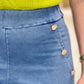 Calças culotte com botões em detalhe