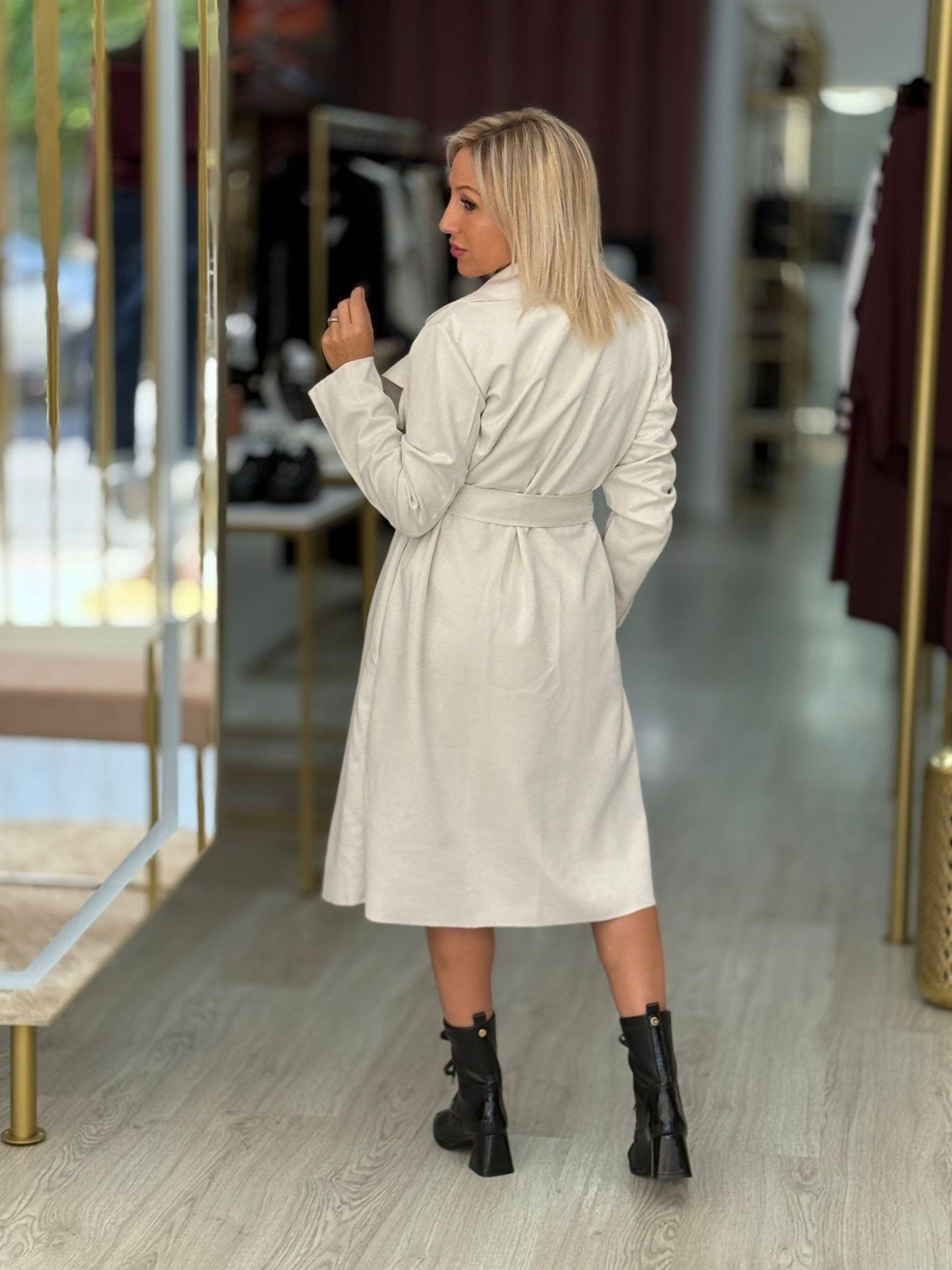 Trench coat com cinto amovível