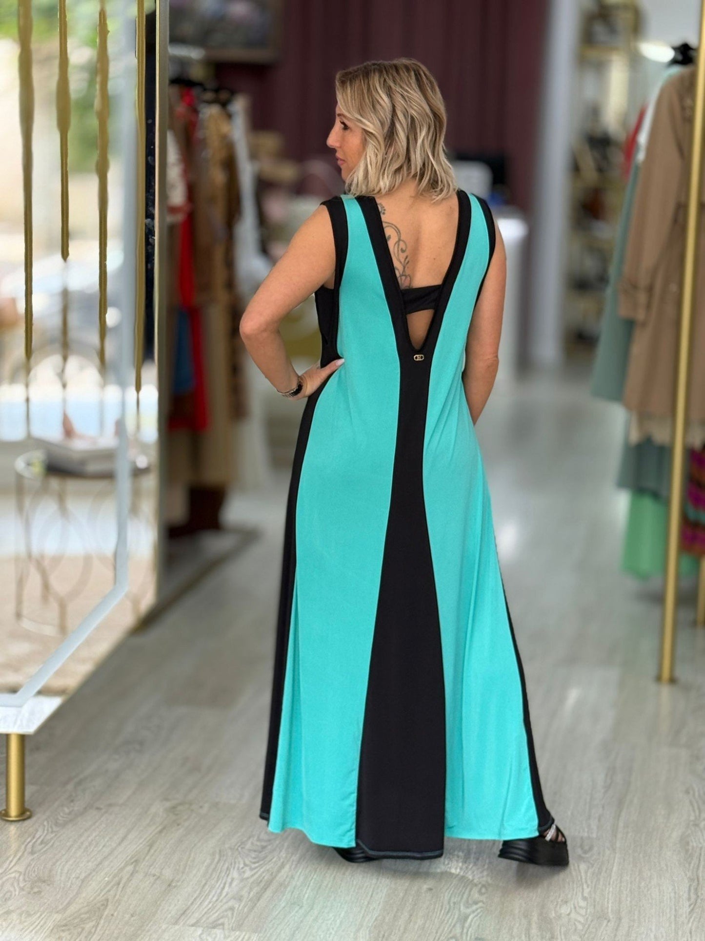 Vestido com contrastes (+ cores)