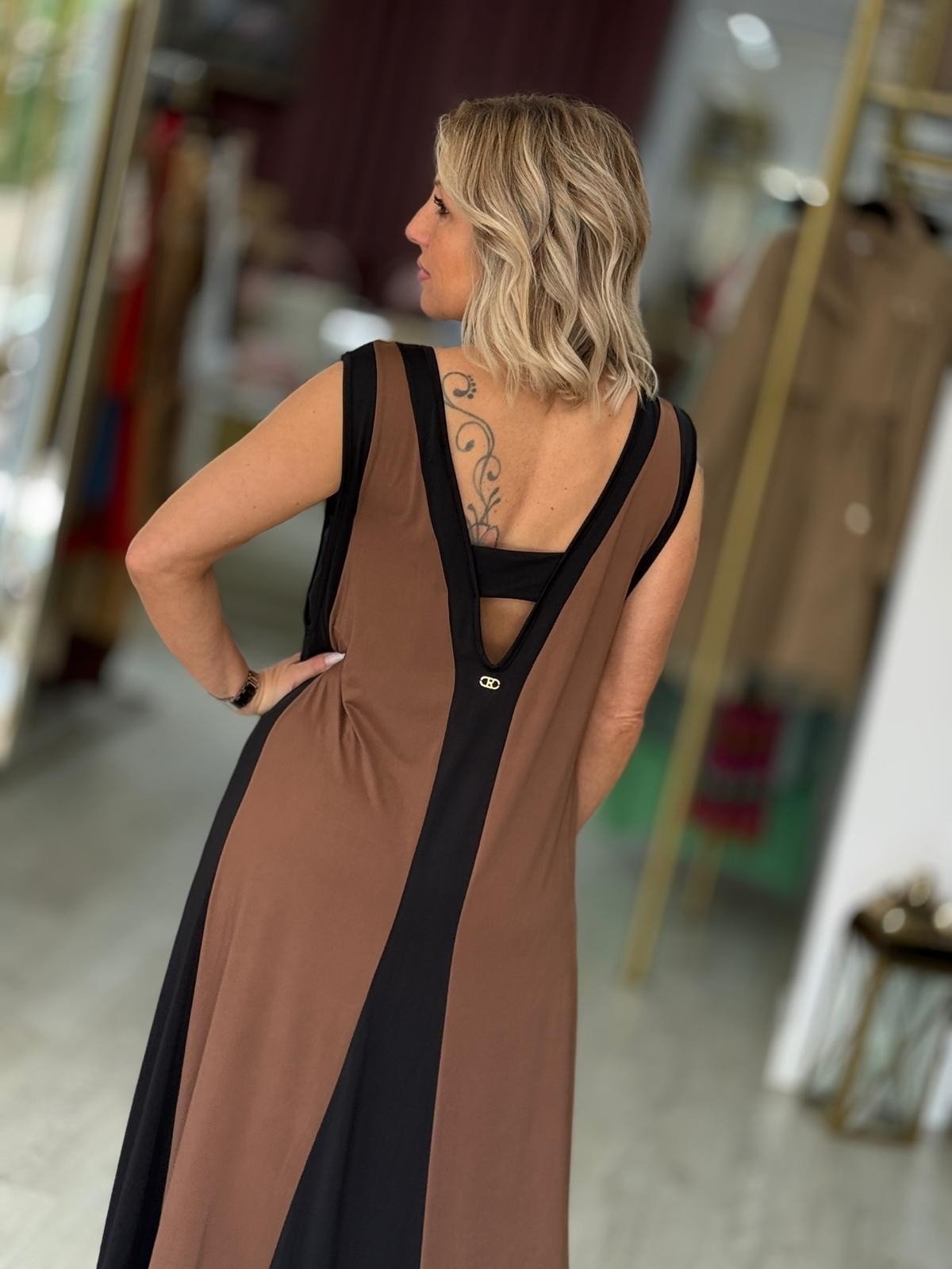 Vestido com contrastes (+ cores)