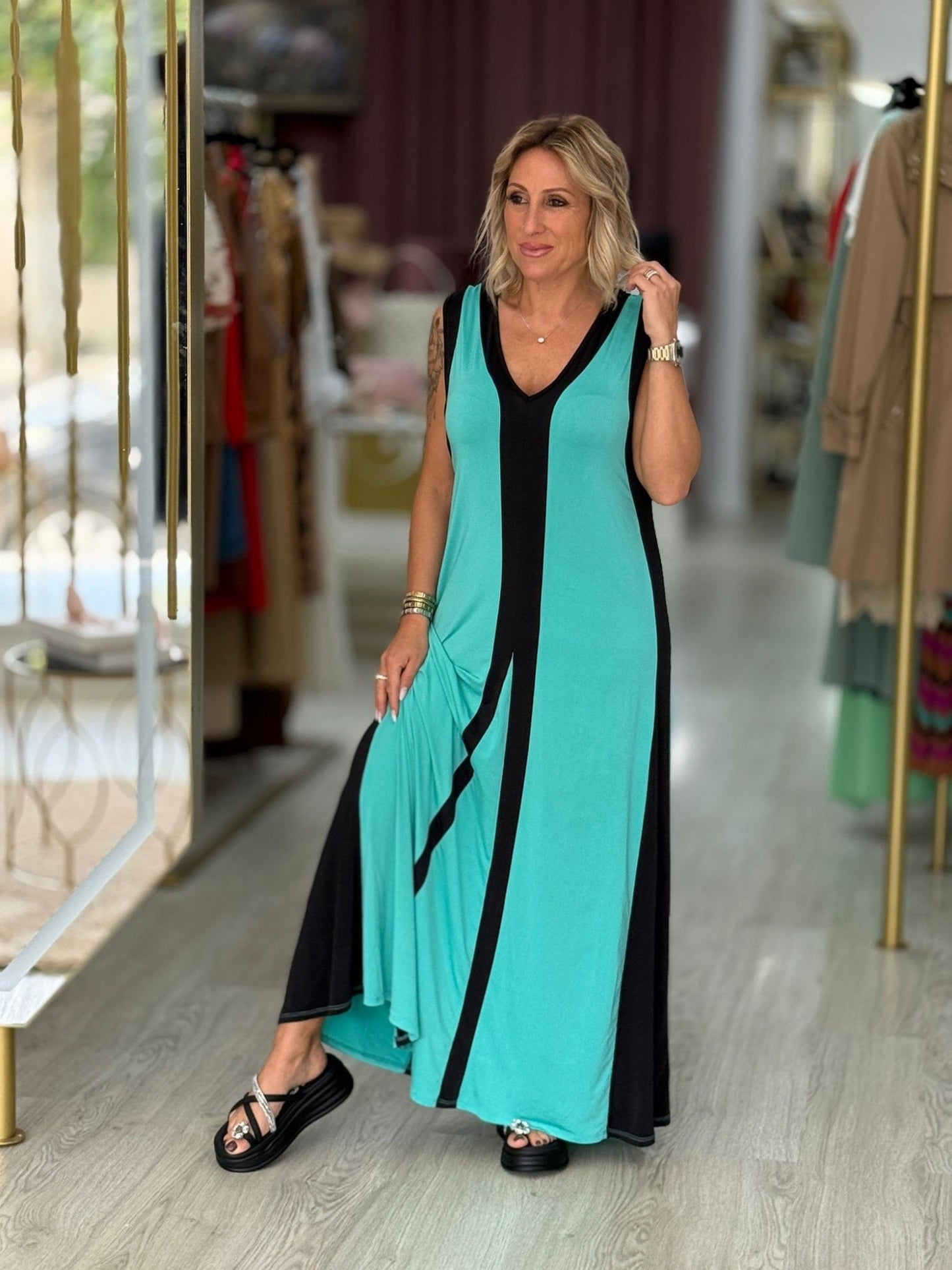Vestido com contrastes (+ cores)
