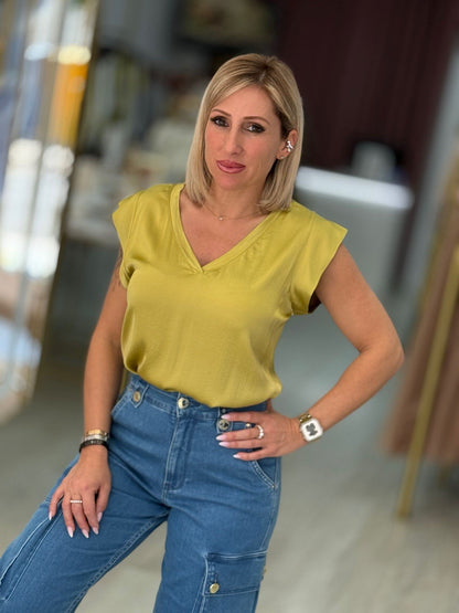 Blusa decote em v acetinada