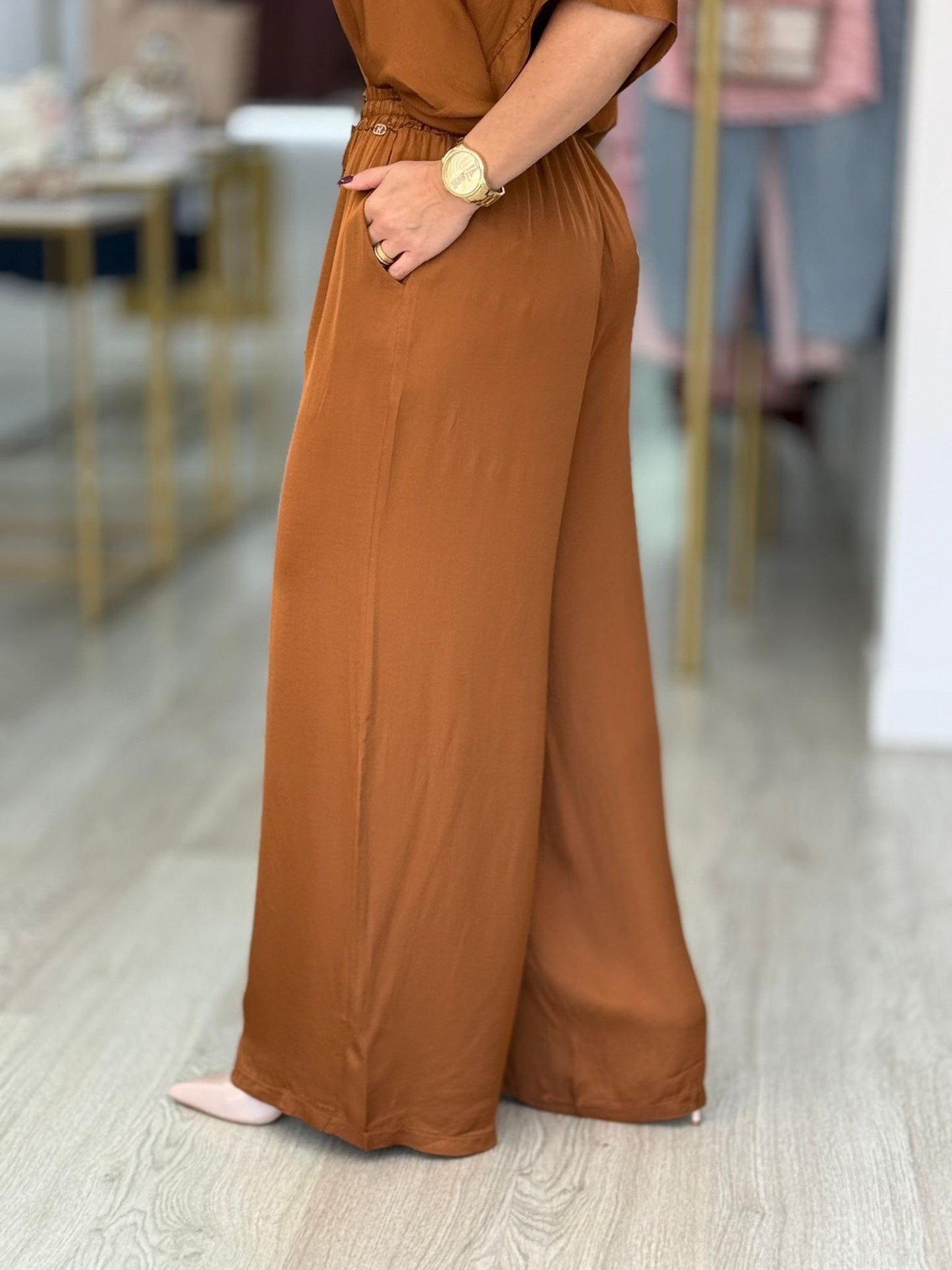 Calças acetinadas largas (+ cores)