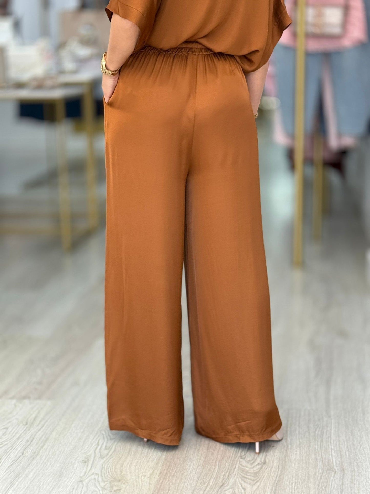 Calças acetinadas largas (+ cores)