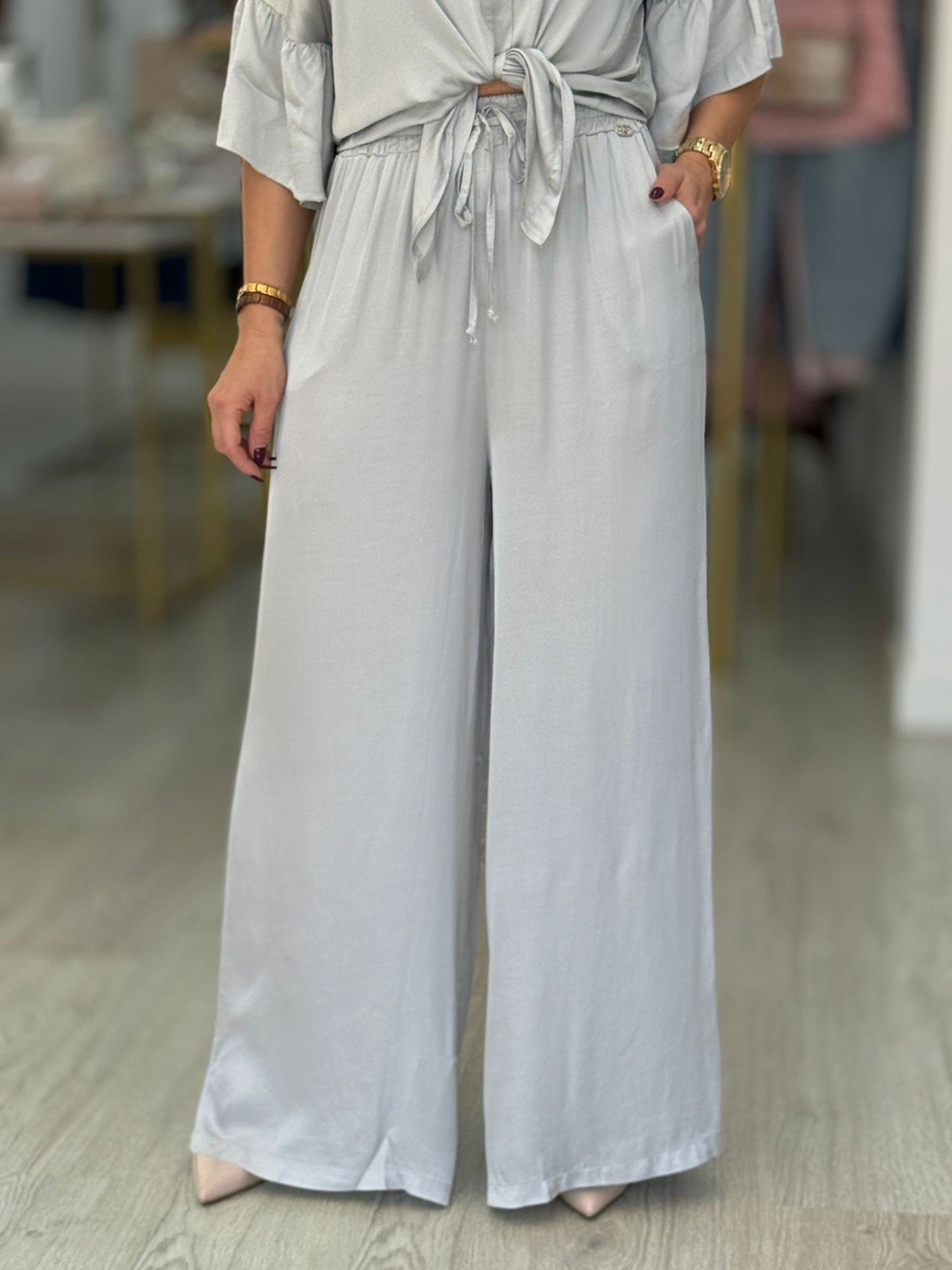 Calças acetinadas largas (+ cores)