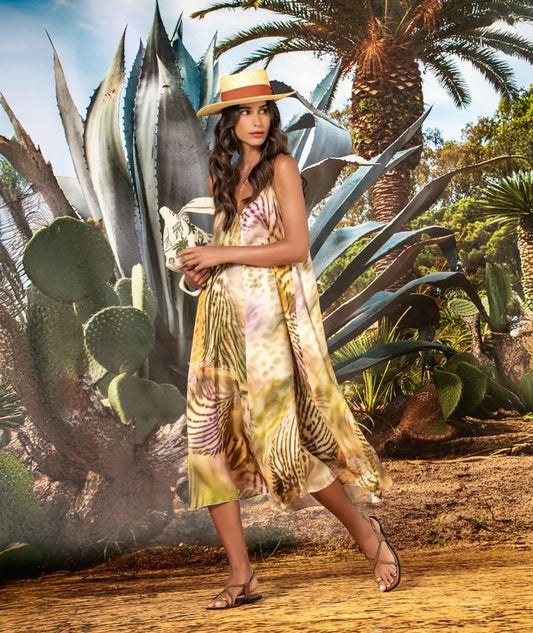 Vestido com estampado tropical