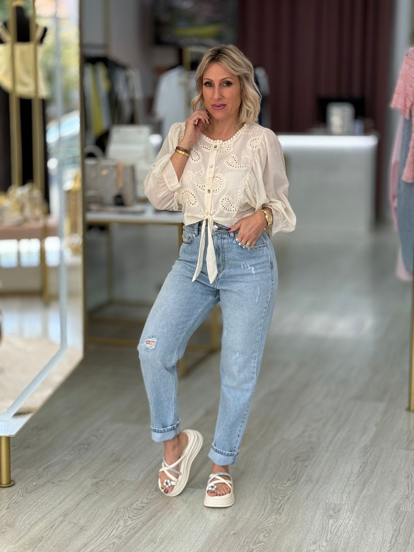 Blusa bordado inglês com botões