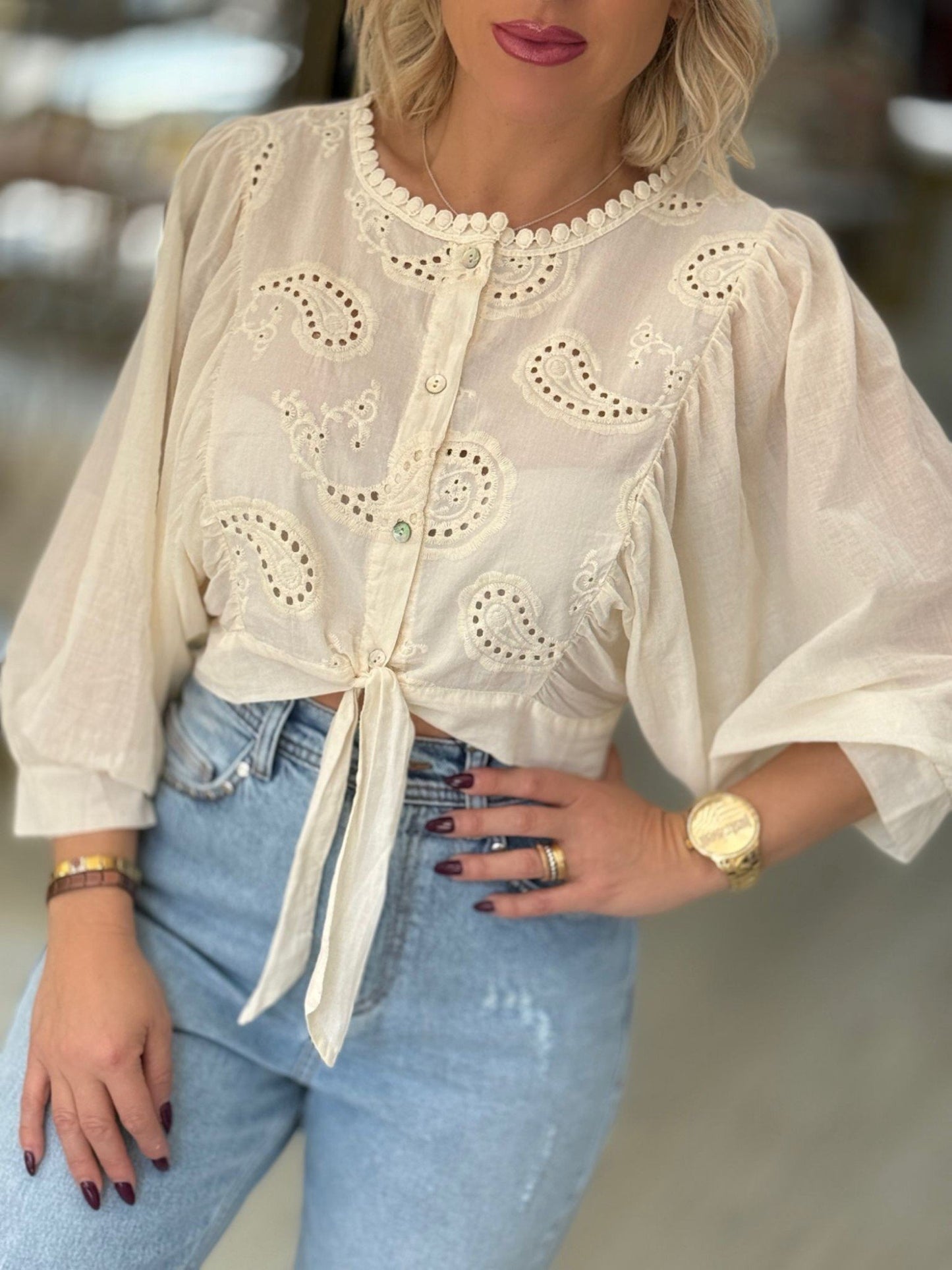 Blusa bordado inglês com botões