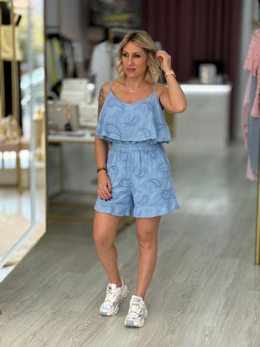 Calções bordado inglês