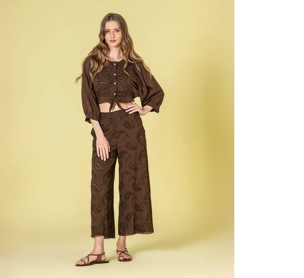 Calças bordado inglês