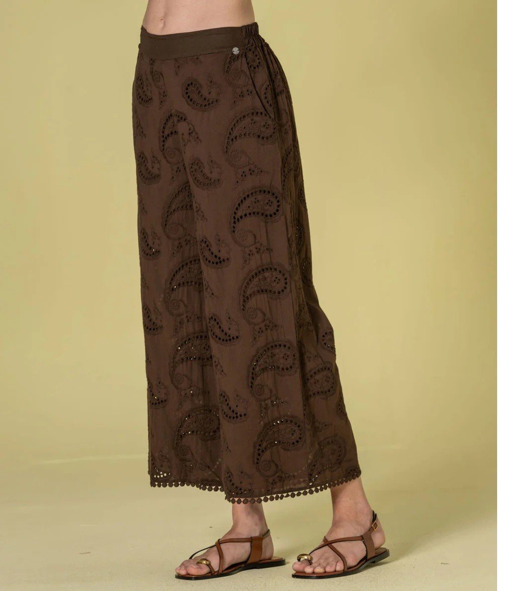 Calças bordado inglês