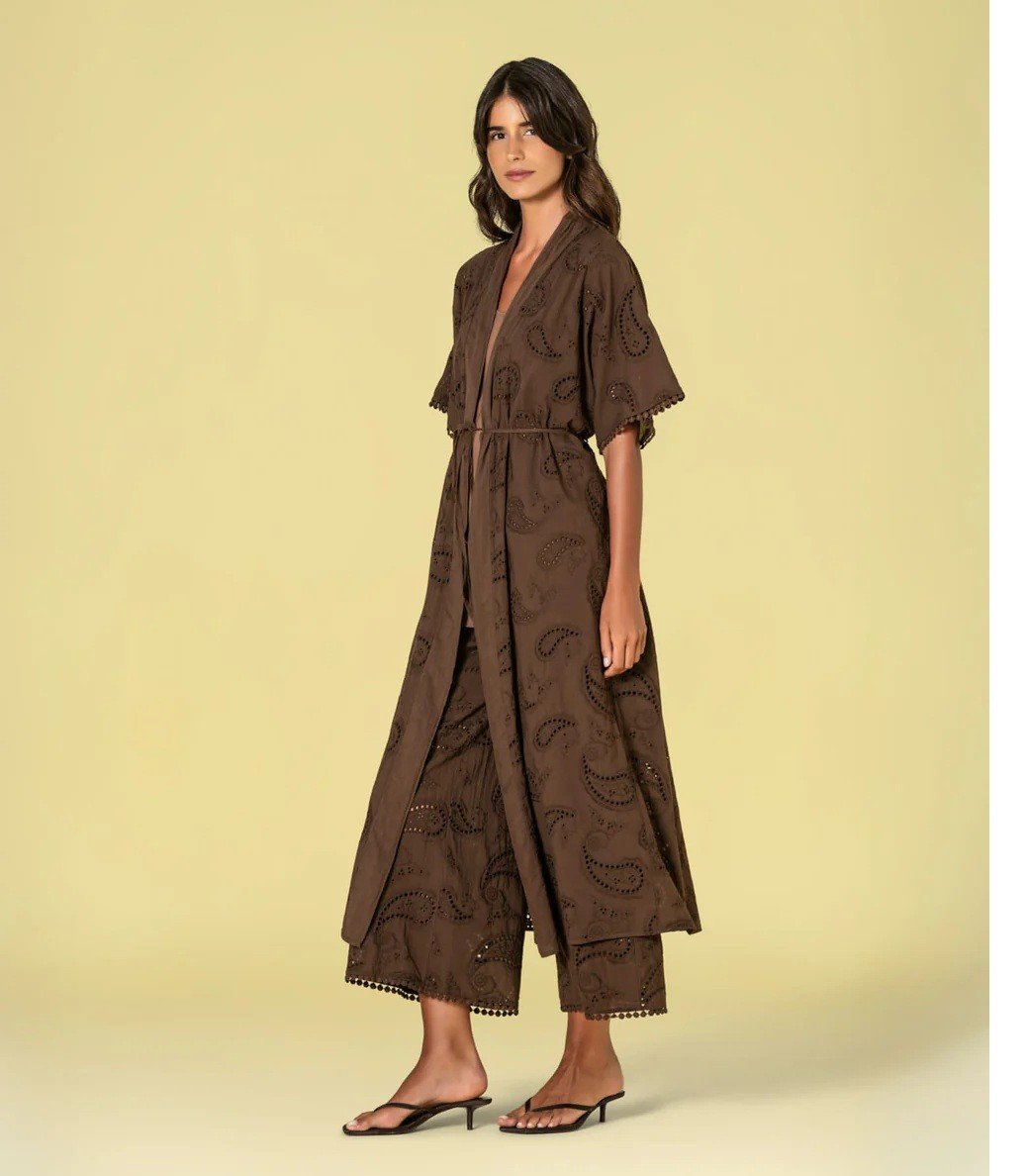 Kimono bordado inglês