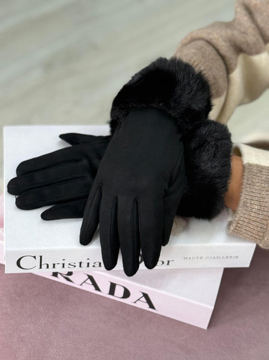 Luvas com pelo preto