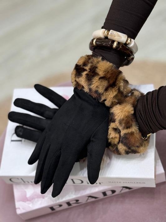 Luvas com pelo animal print