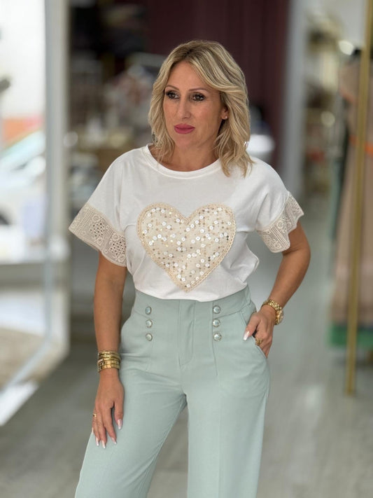 T-shirt com bordado
