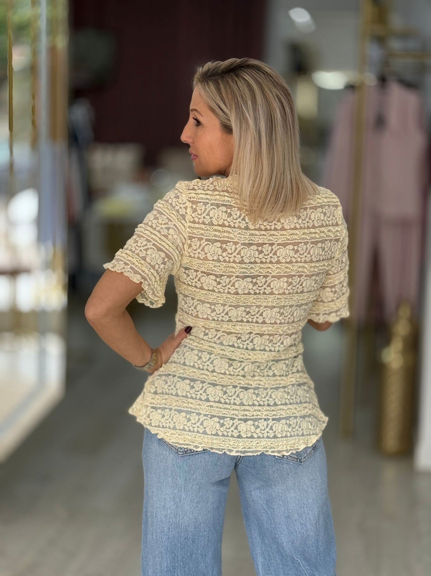 Camisola em renda (+ cores)