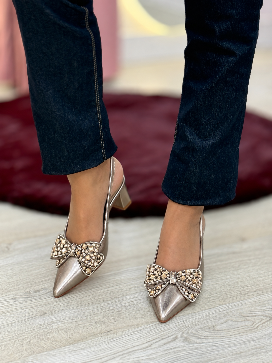 Sapatos rasos com laço