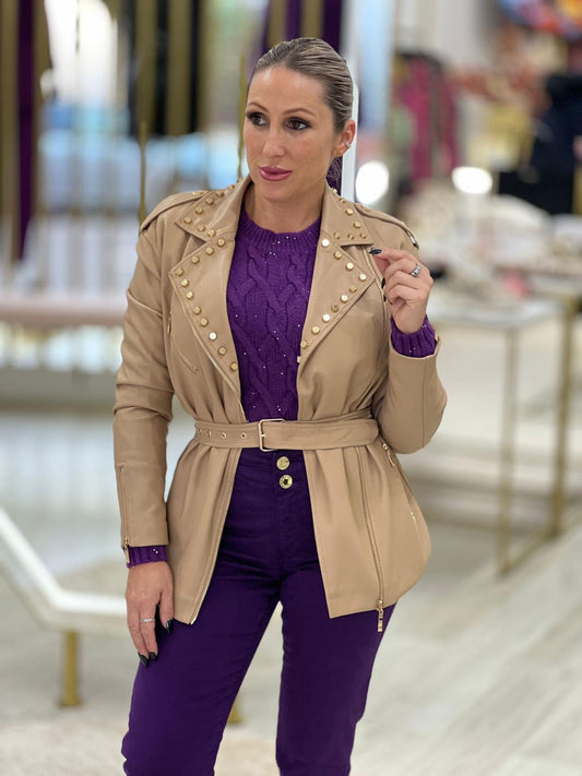 Casaco ecopele com tachas