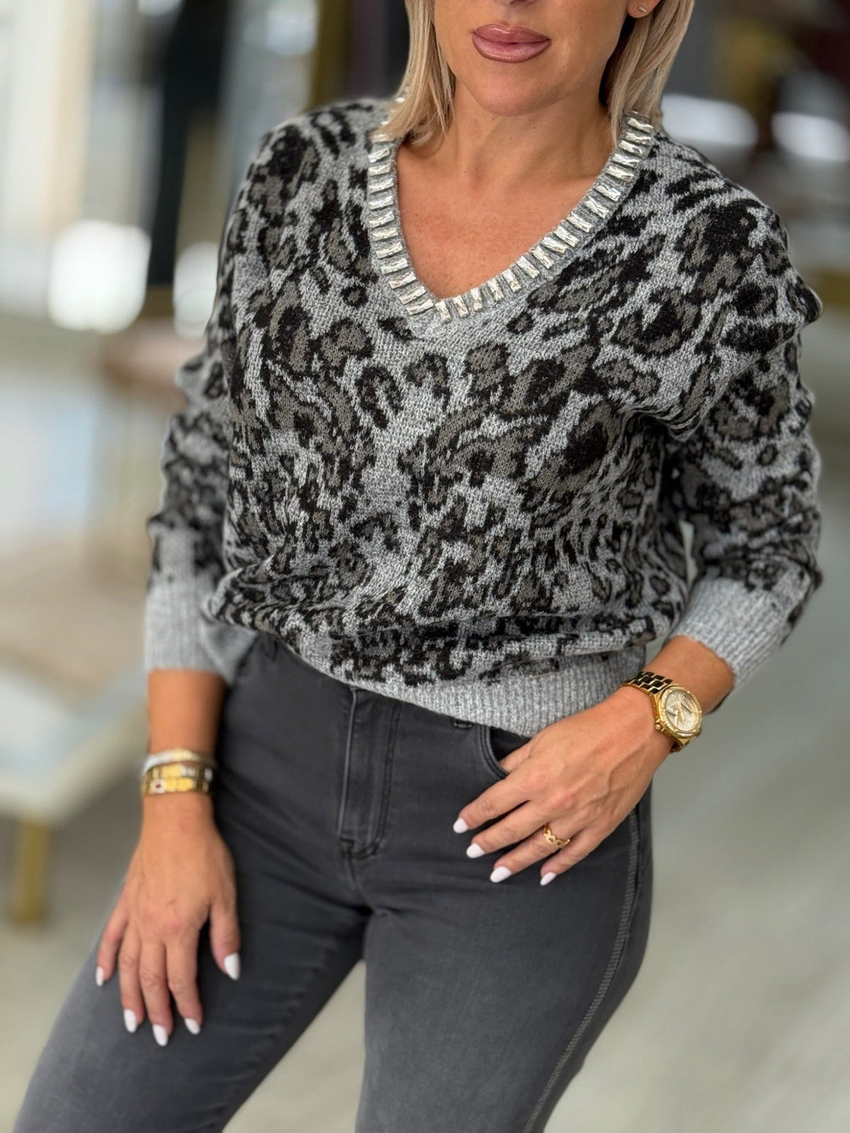 Camisola animal print com pedraria