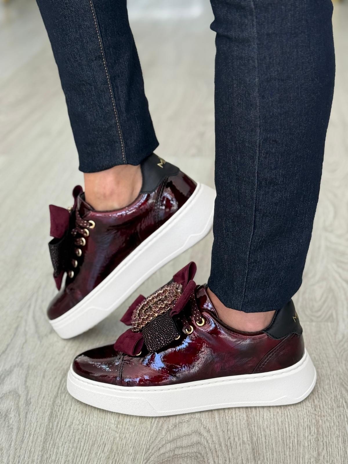 Sapatilha Casual Chic em Pele Bordô