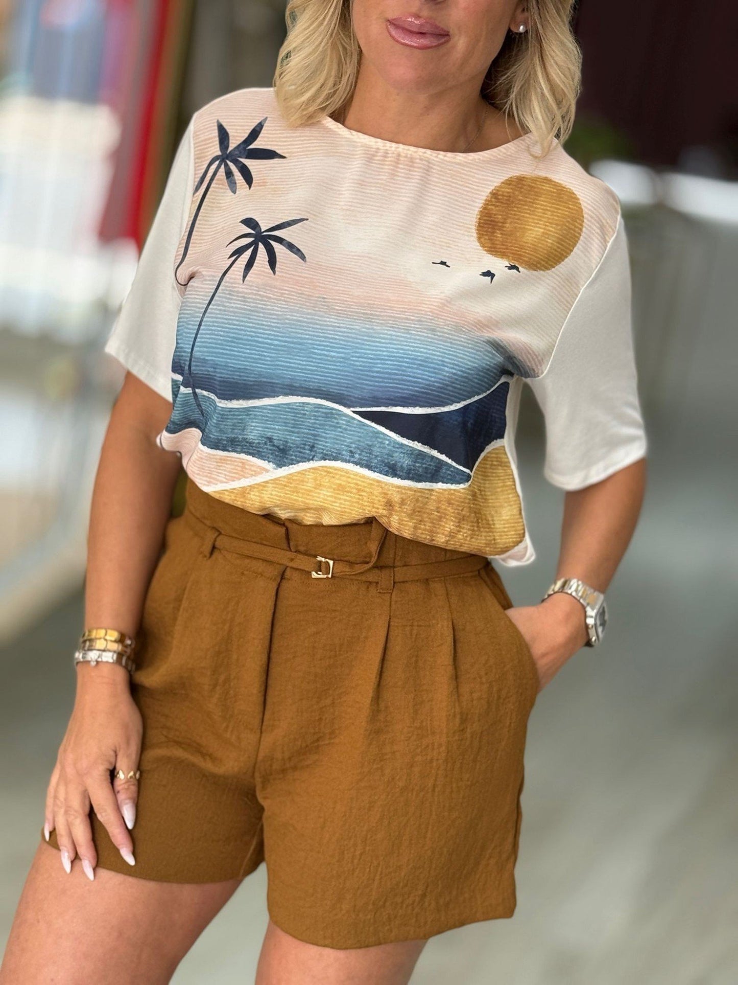 Blusa cropped com estampa na frente