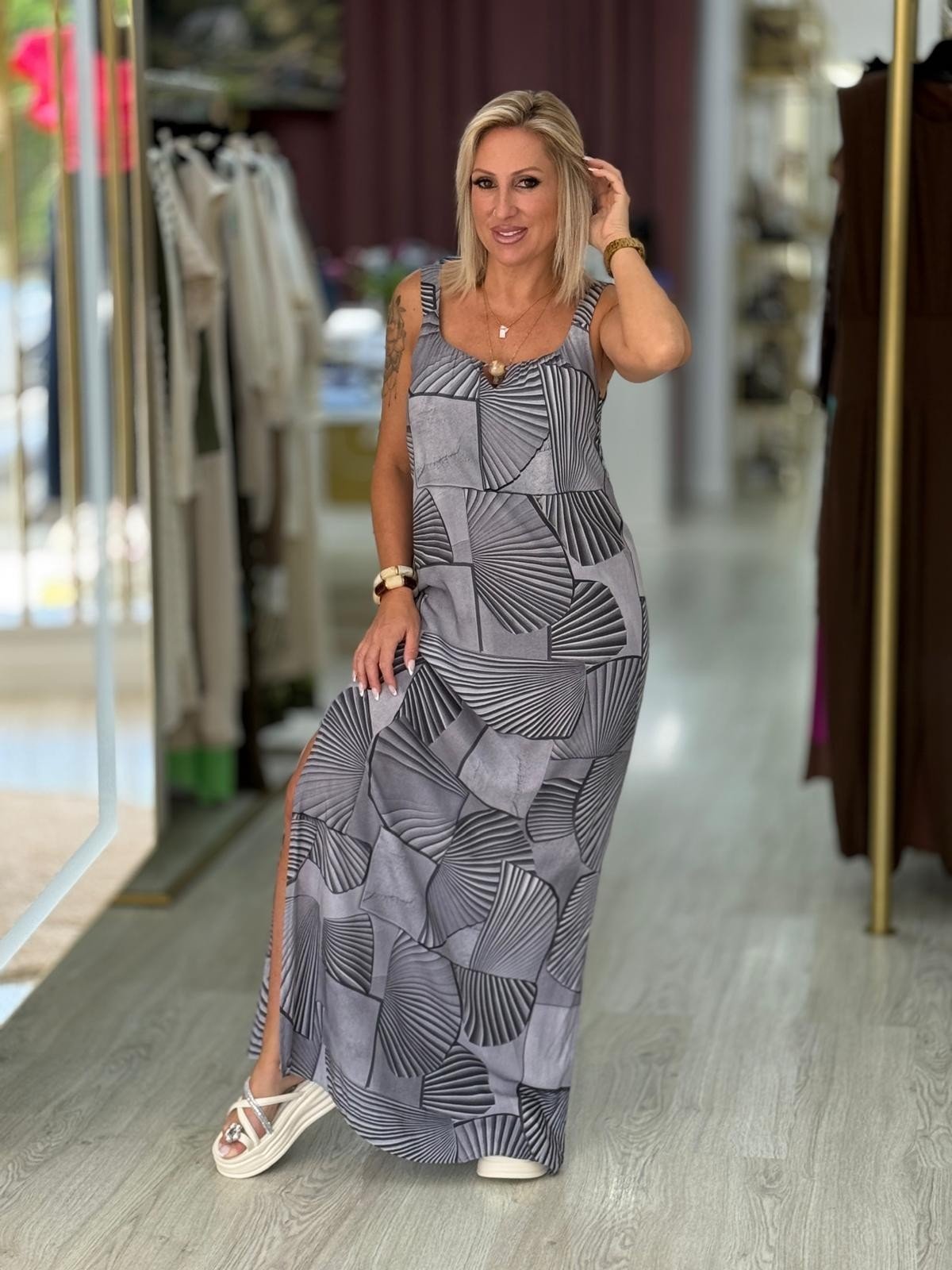 Vestido ladrilhar cinza