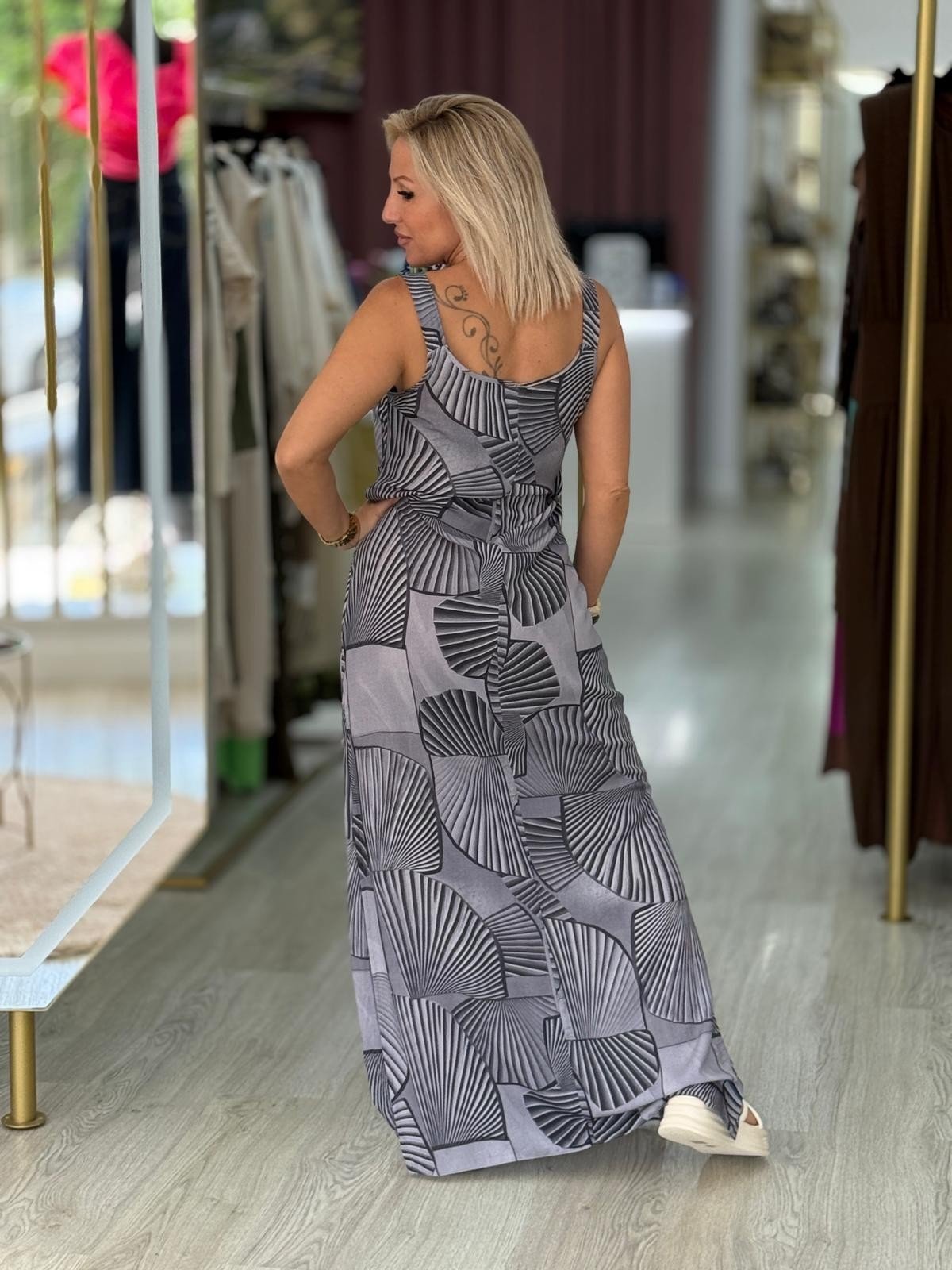 Vestido ladrilhar cinza