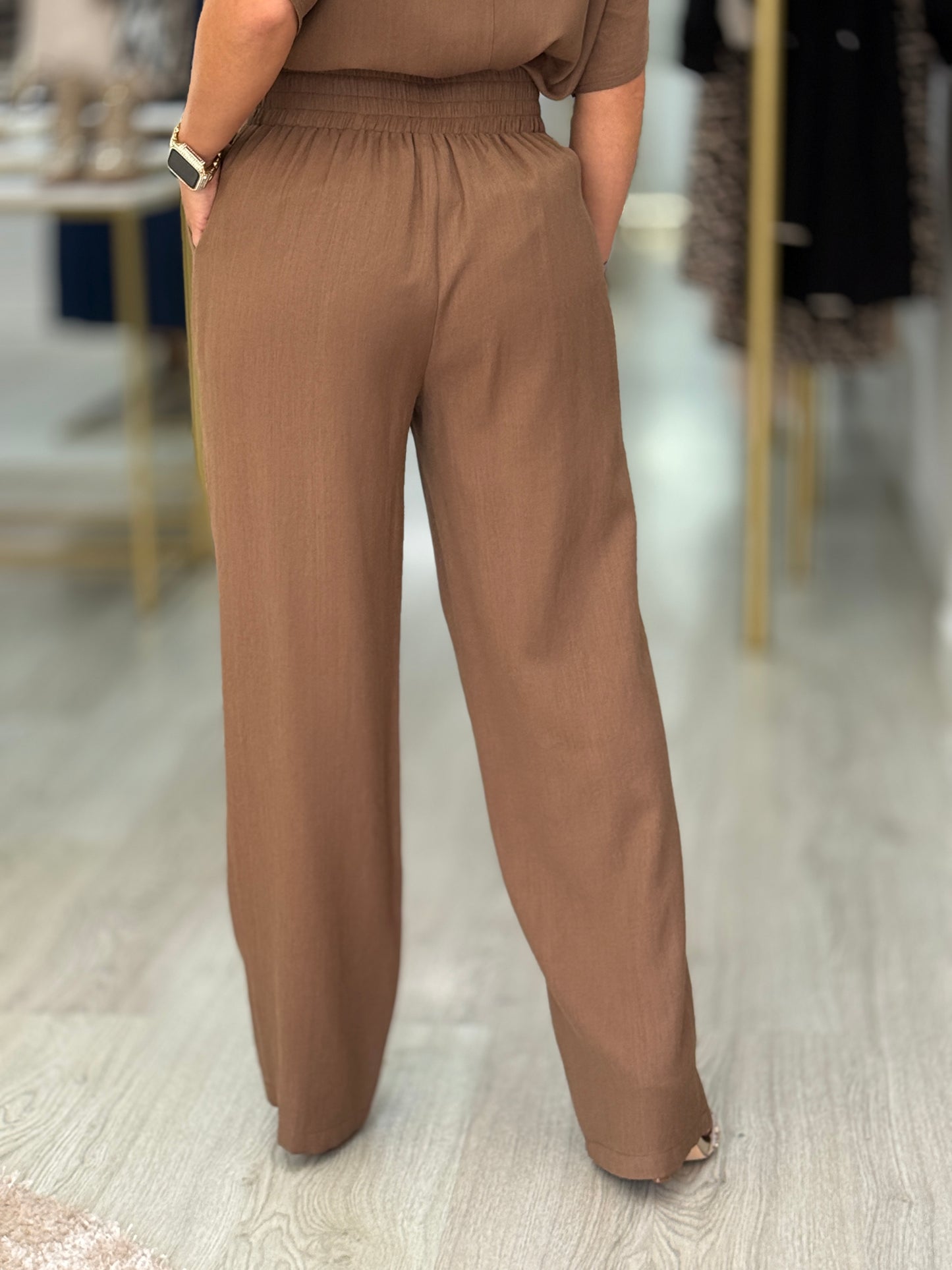 Calça straight em tecido com linho