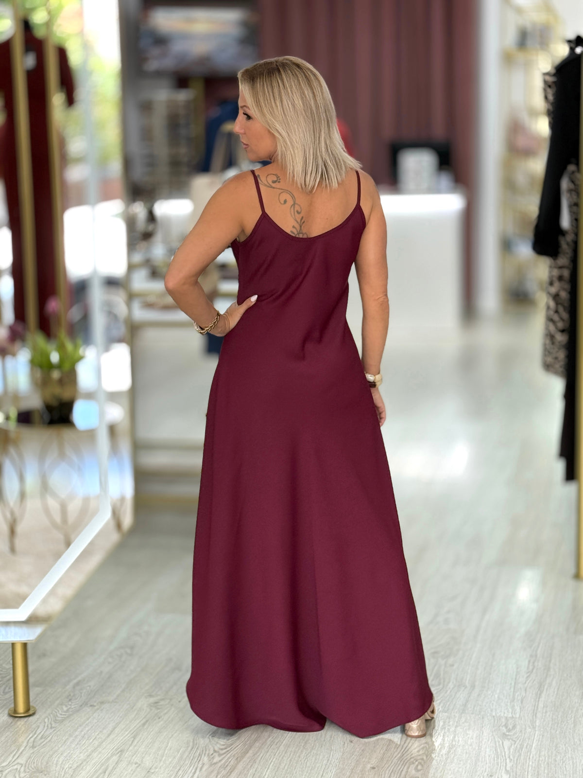 Vestido midi fluido de alças