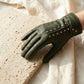 Luvas de couro vegan com tachas