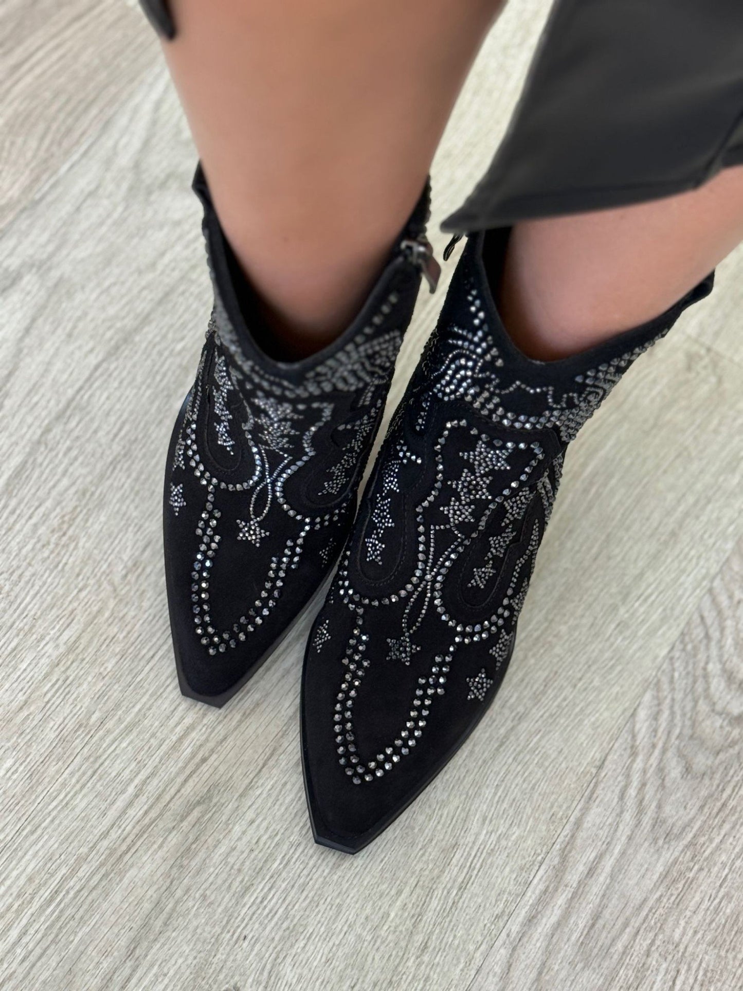 Botim com strass