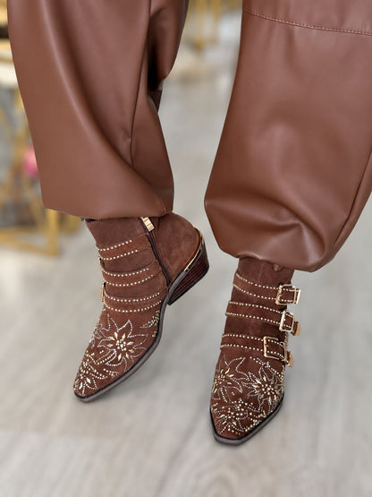 Botins com strass