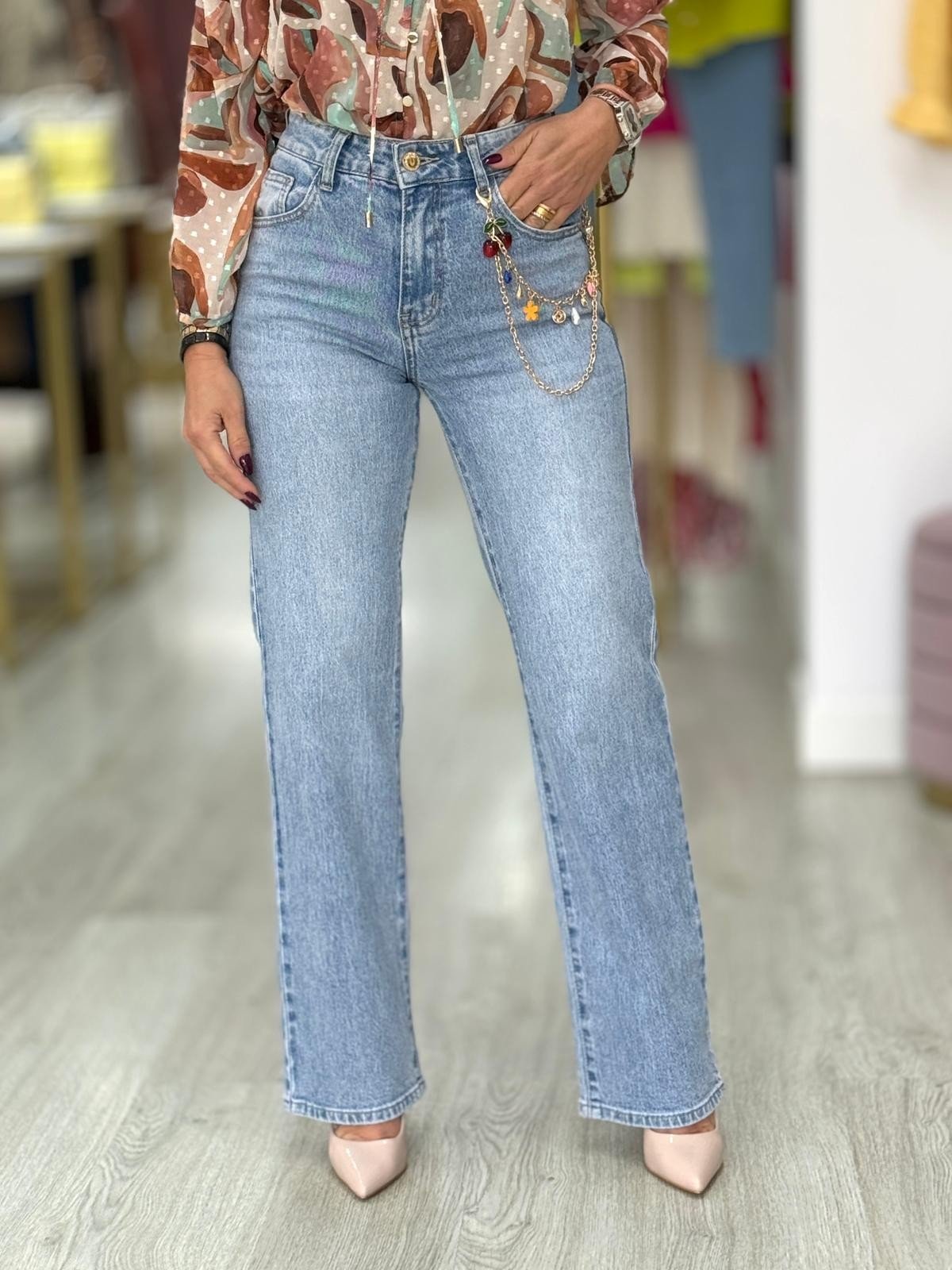 Calças de ganga com corrente