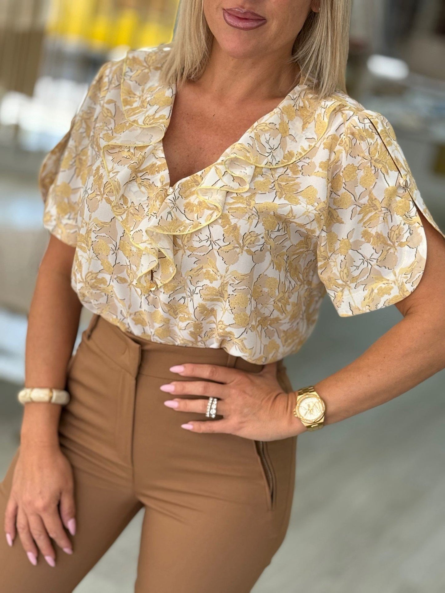 Blusa manga curta com folho