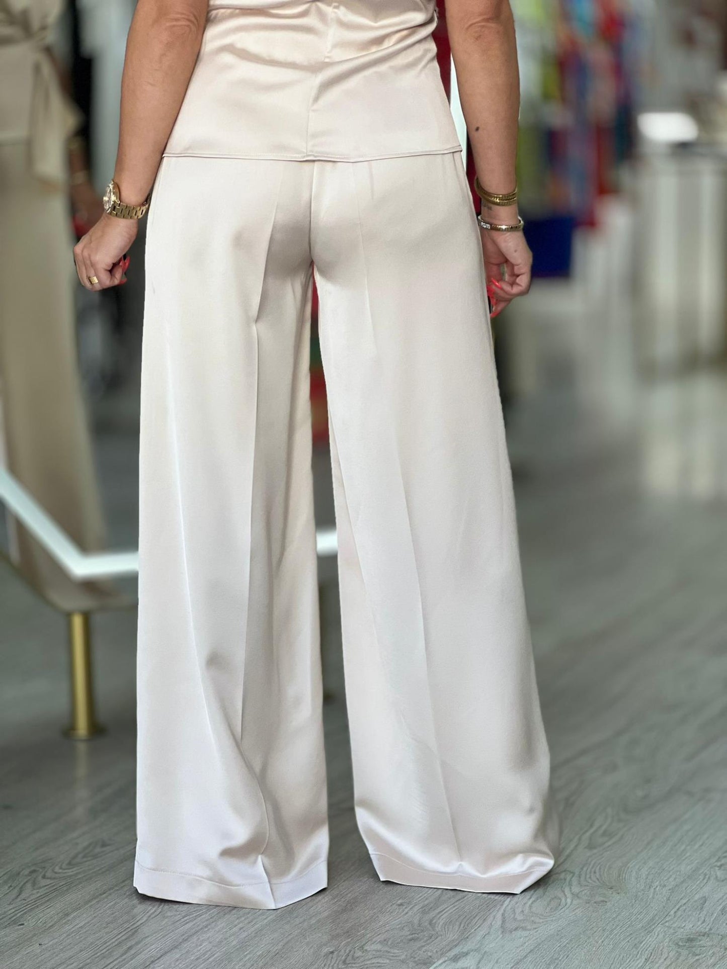 Calça pantalona acetinada