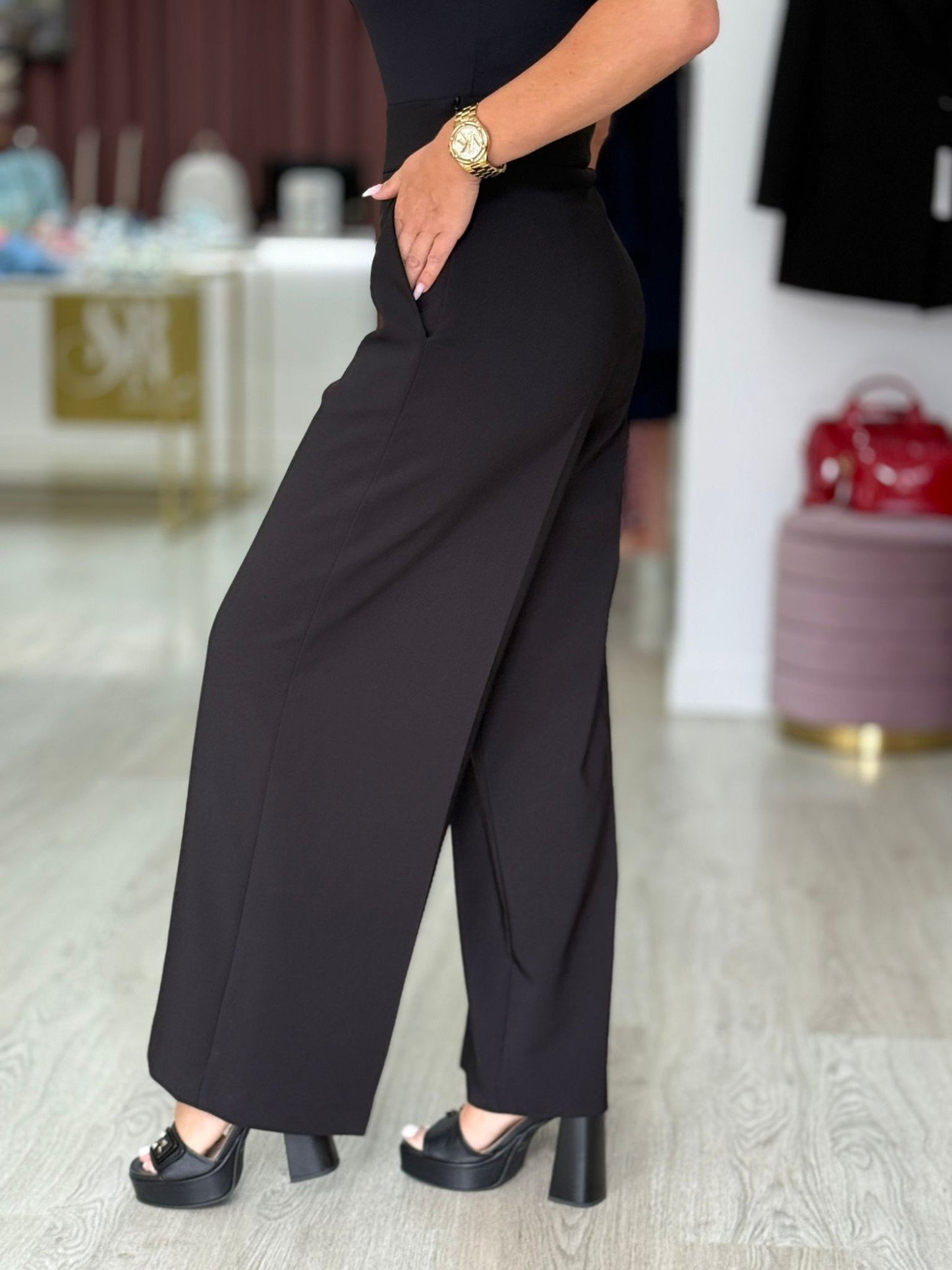 Calça curta wide leg de cintura subida