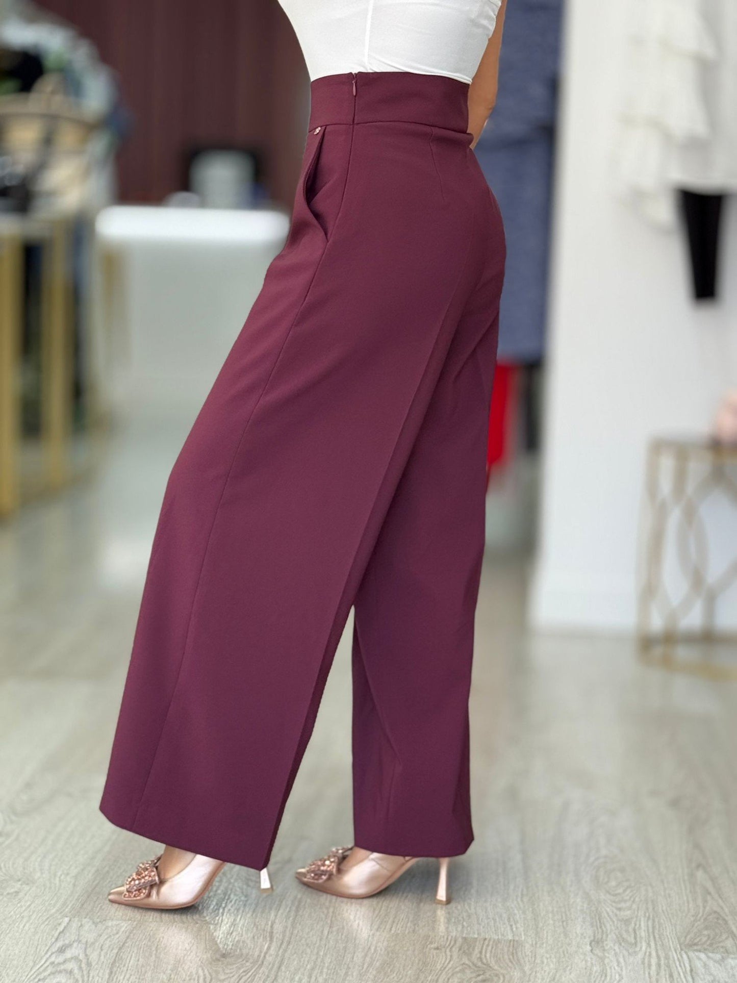 Calça curta wide leg de cintura subida