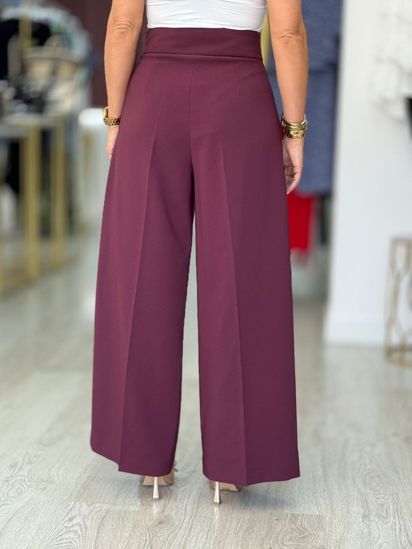 Calça curta wide leg de cintura subida