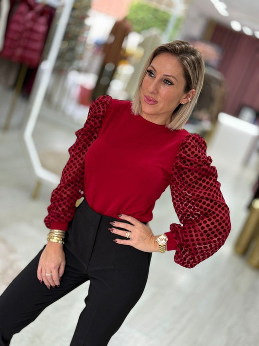 Camisola com mangas em tule com relevo