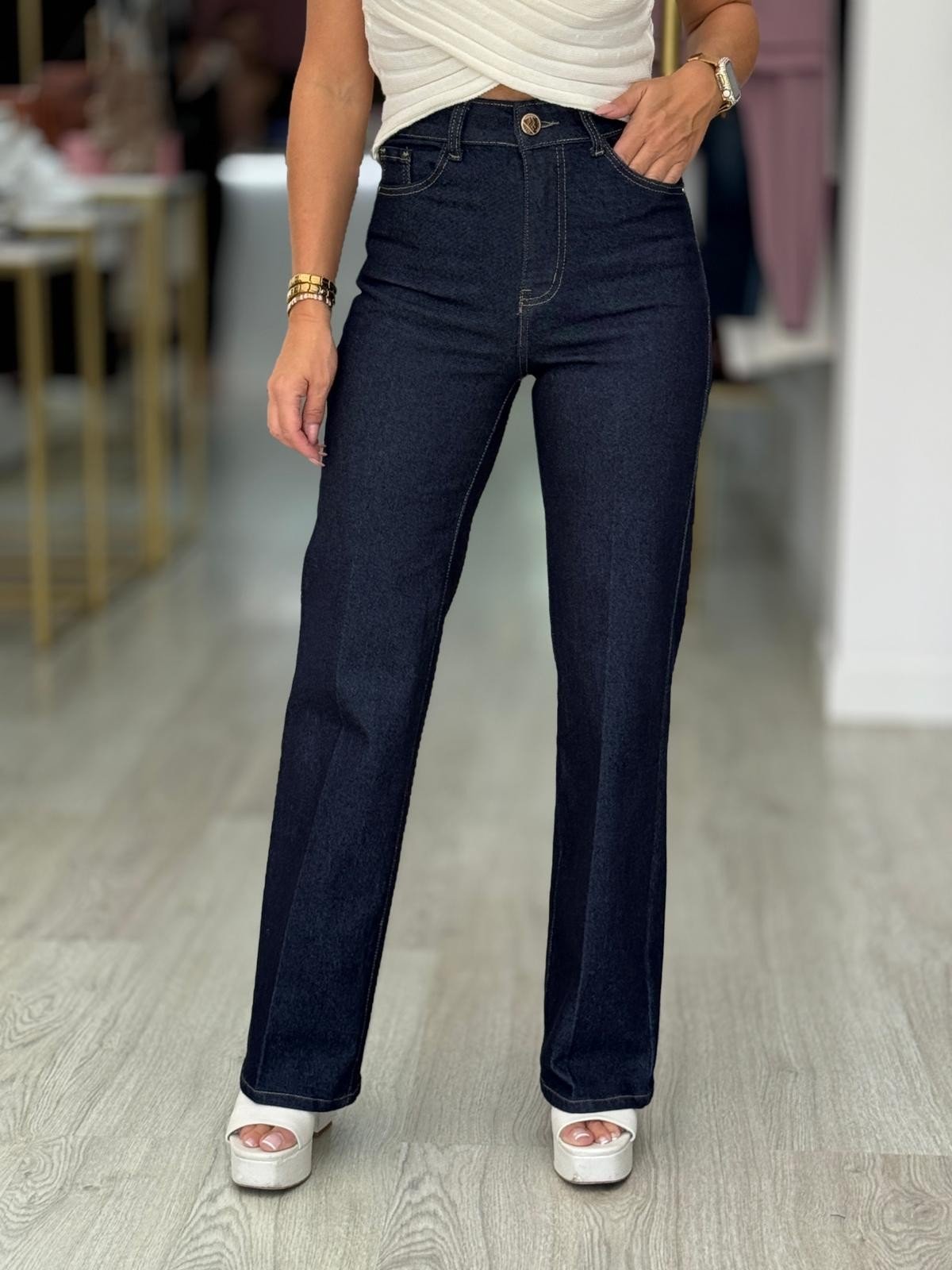 Jeans straight de cintura subida