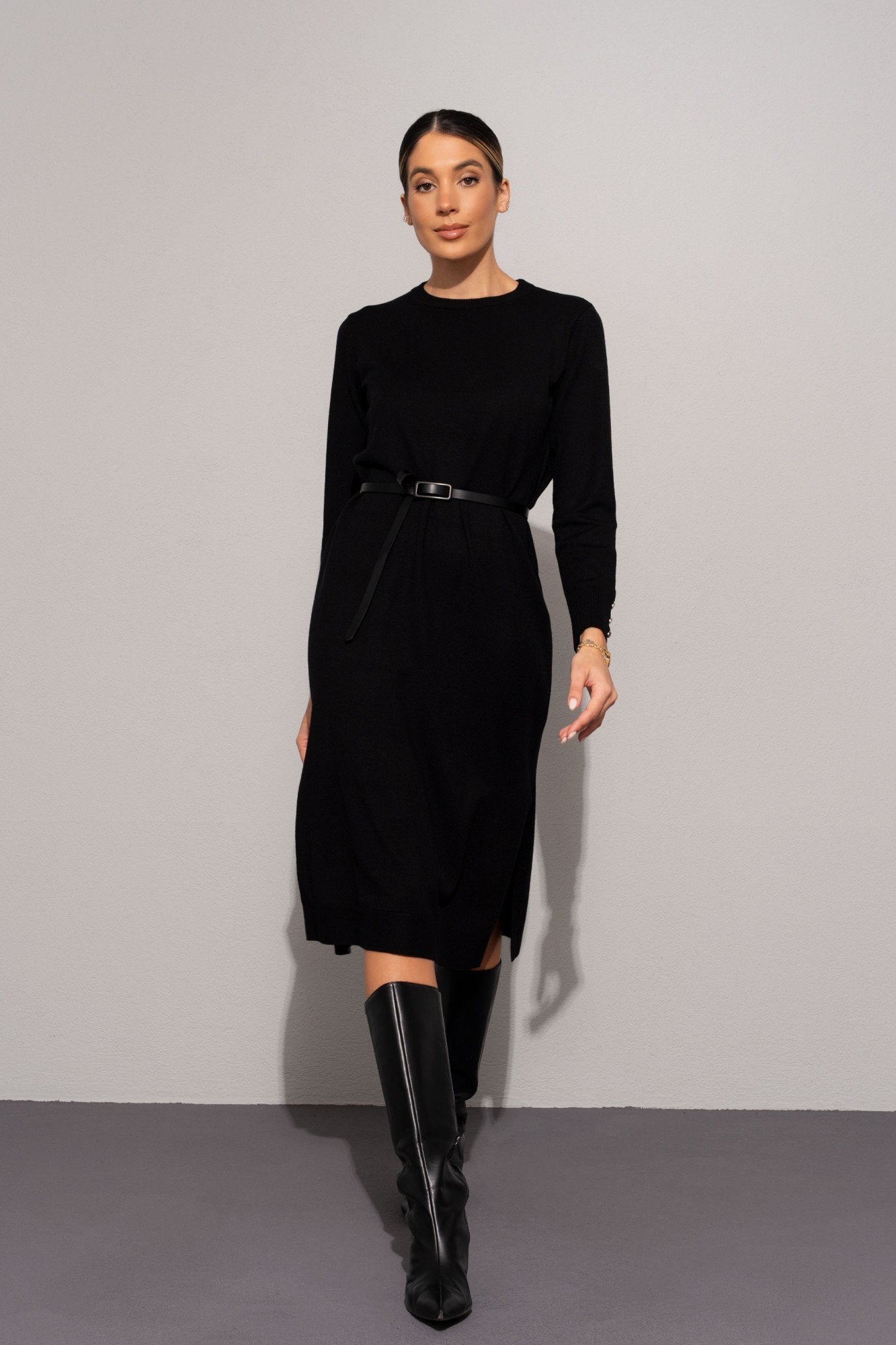 Vestido de malha midi com rachas laterais