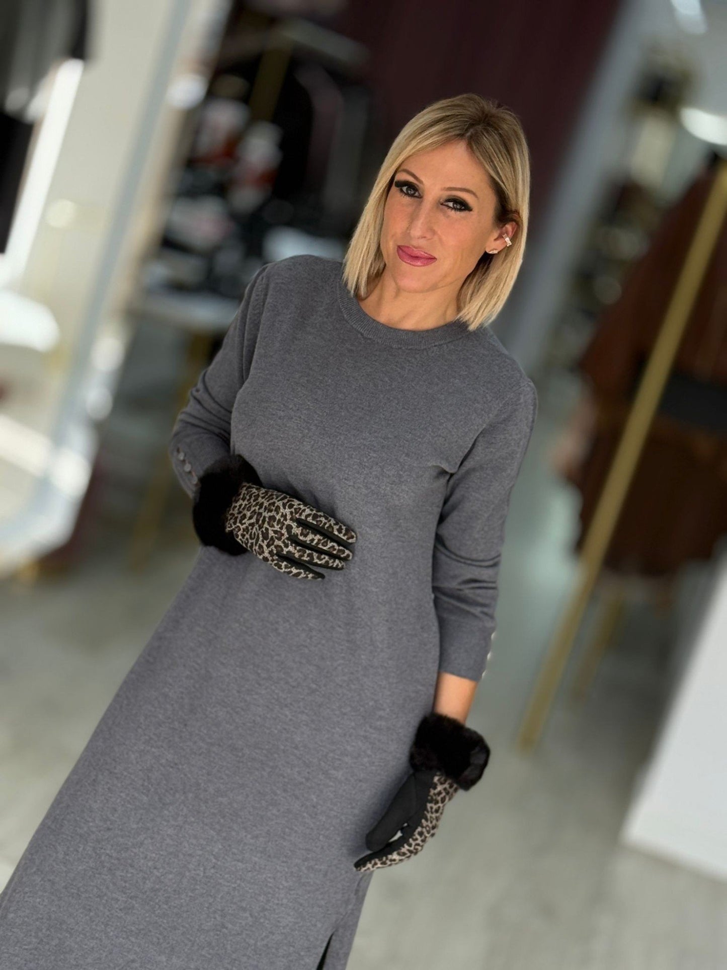 Vestido de malha midi com rachas laterais