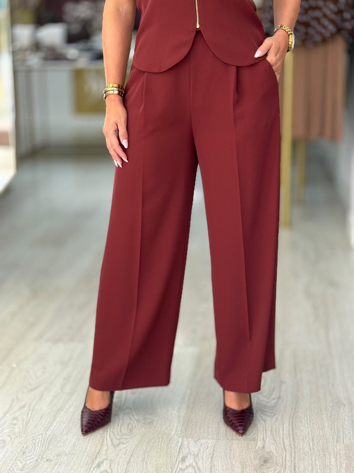 Calça culotte fluida com cintura elástica