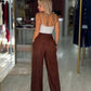 Calça wide leg com fivelas laterais