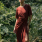 Vestido comprido drapeado com detalhe cut-out