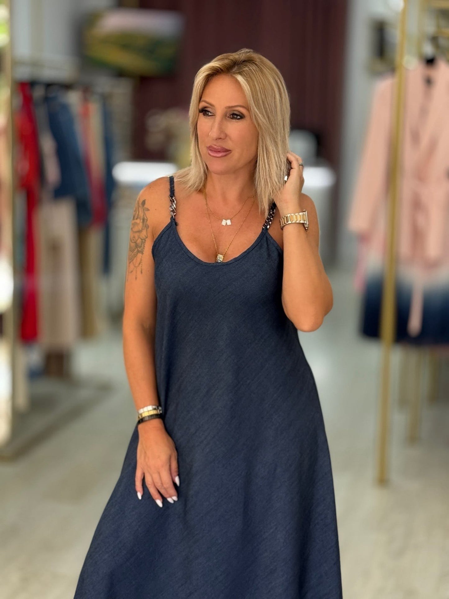 Vestido Comprido com Alças de Corrente