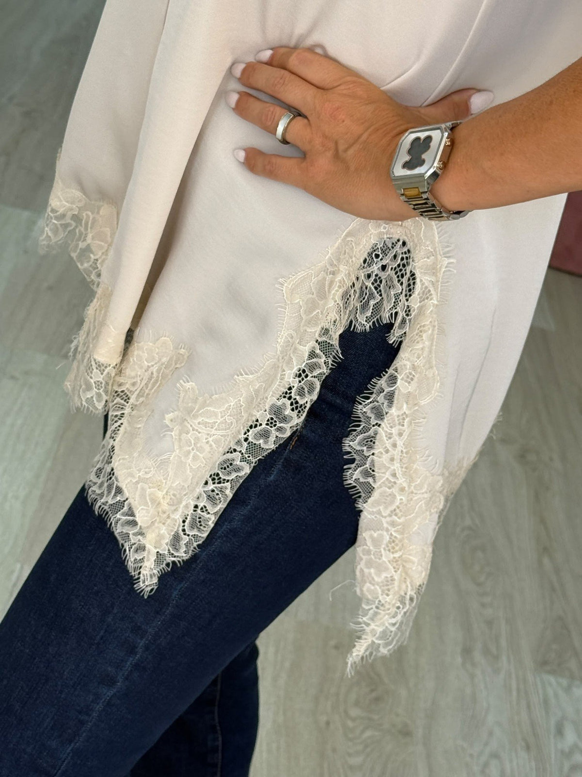 Blusa assimétrica com renda (+ cores)