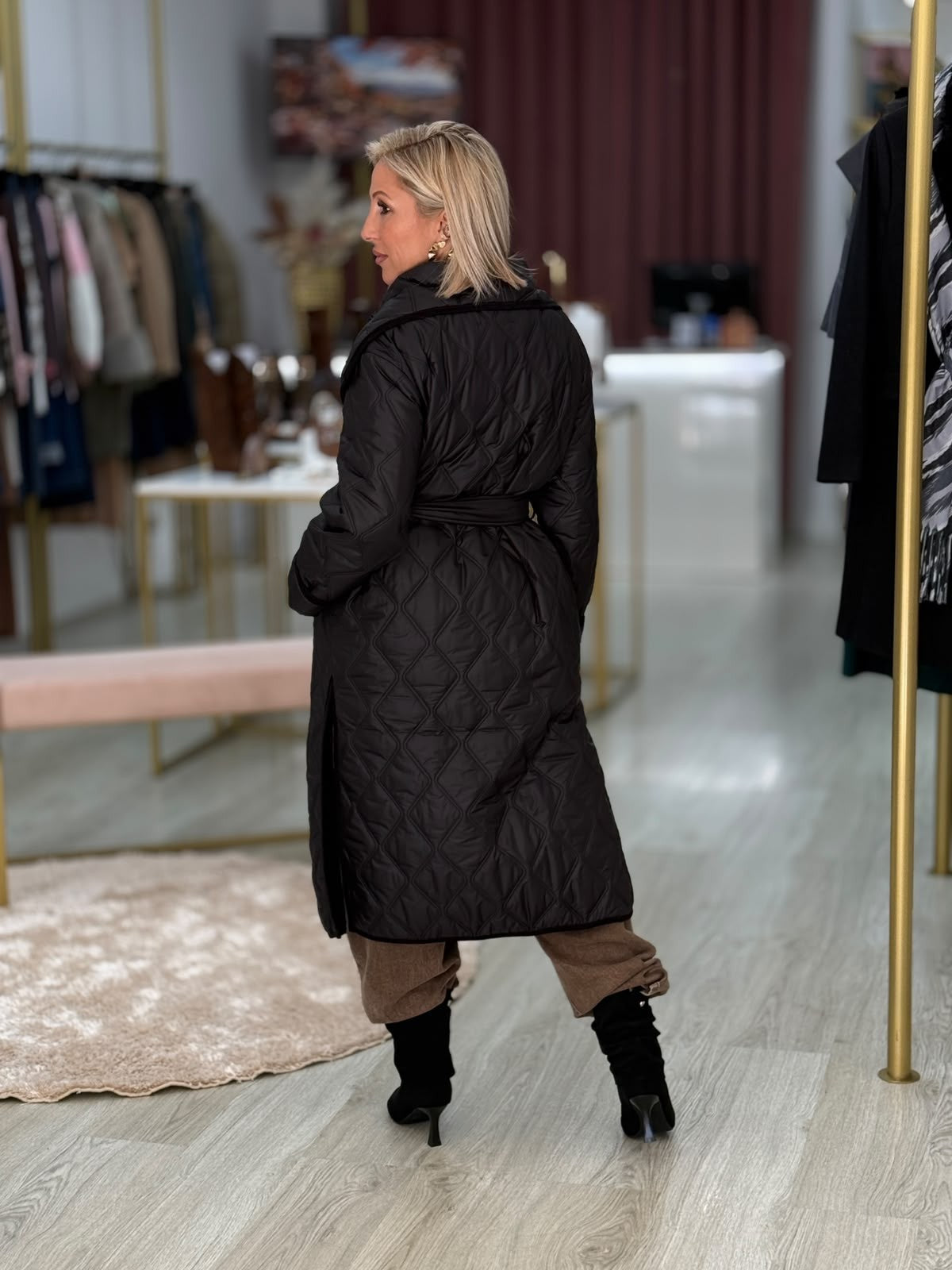 Parka comprida acolchoada com cinto (+ cores)